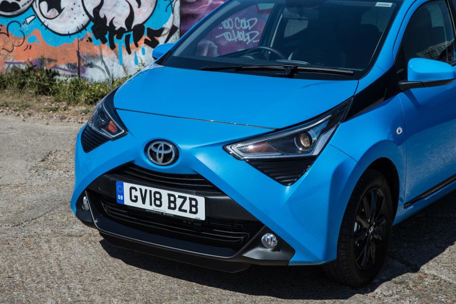 Детали экстерьера Toyota Aygo x-press 5-Door 2018 года  (UK) (фото 28 из 37)